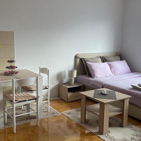 פלוזינה Apartment Jovovic מראה חיצוני תמונה