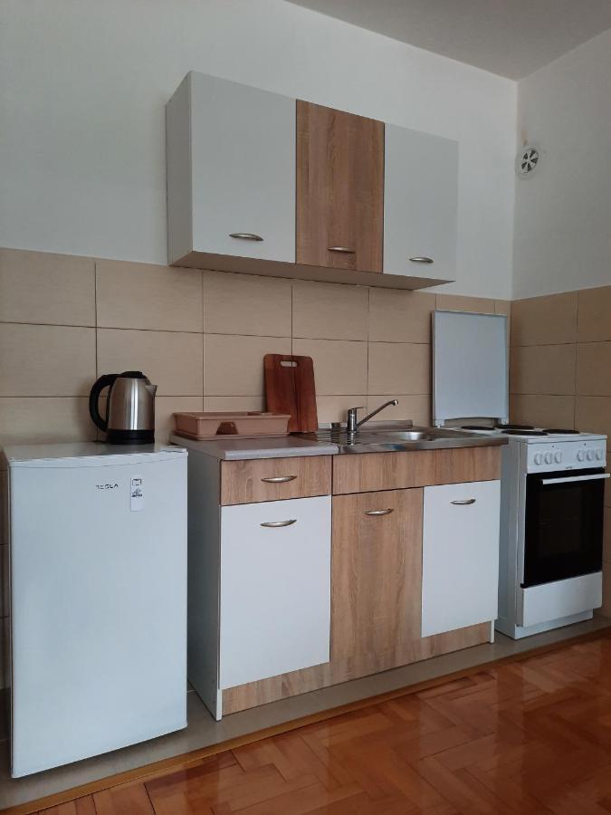 פלוזינה Apartment Jovovic מראה חיצוני תמונה