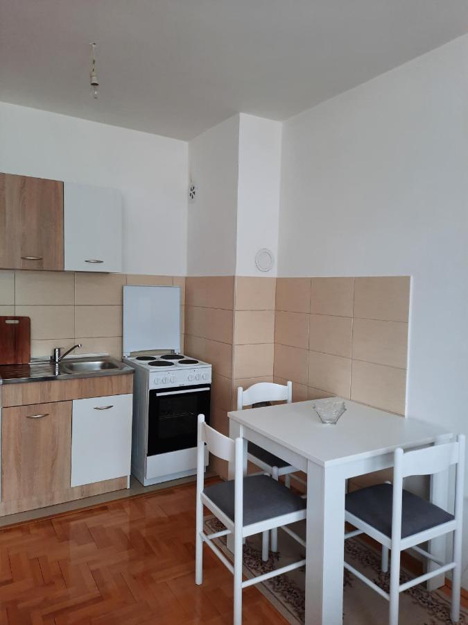 פלוזינה Apartment Jovovic מראה חיצוני תמונה
