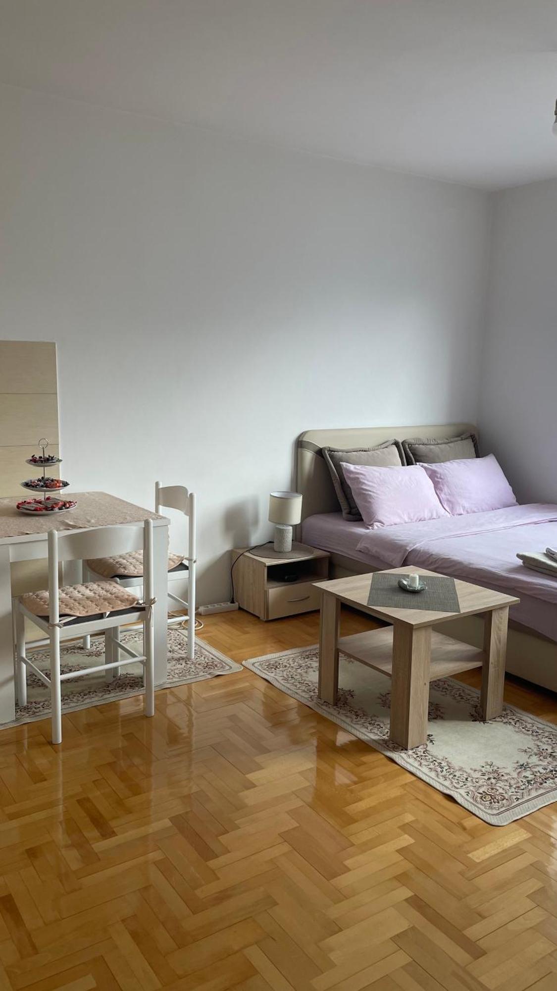 פלוזינה Apartment Jovovic מראה חיצוני תמונה